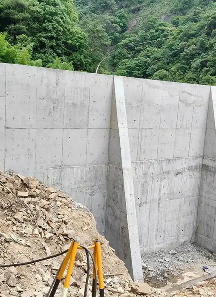 焦作中站区重力式挡土墙